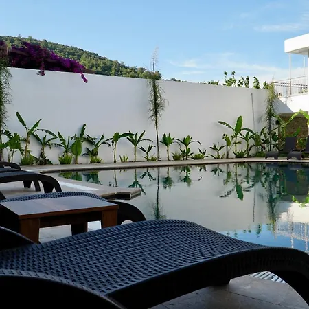 Torba Buk Hotel