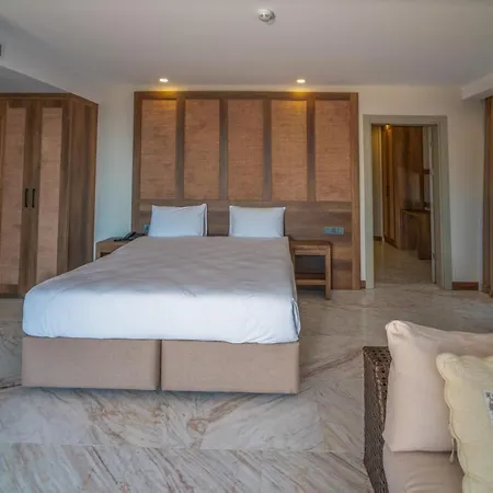 Torba Buk Hotel 3*